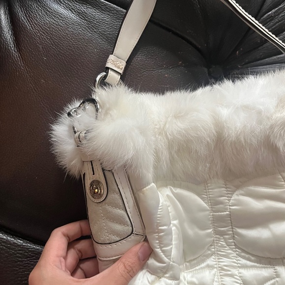 Y2k Vintage Coach rare White Quilted Rabbit Fur Trim 2005 purse - Picture 2 of 6